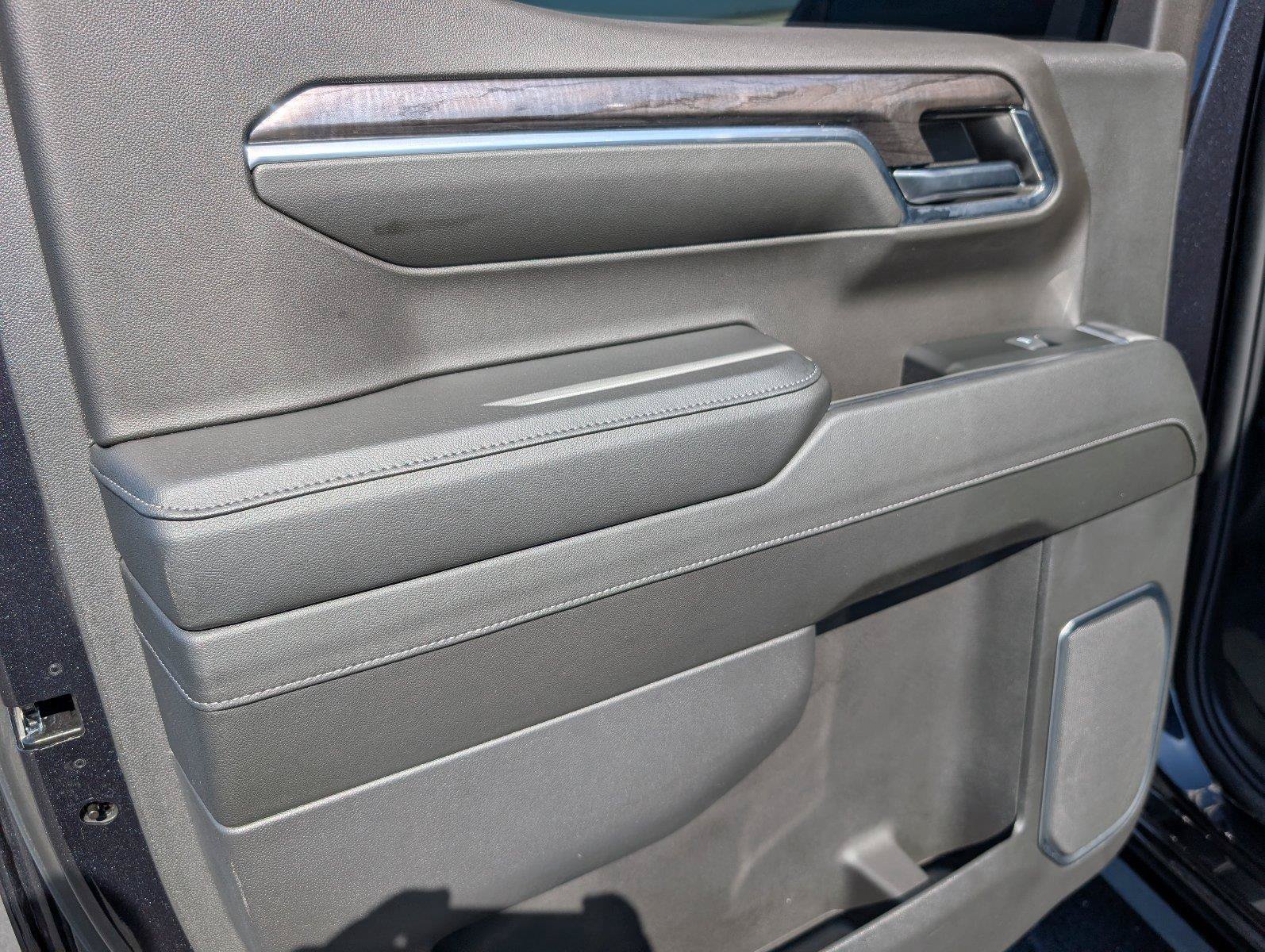 Used 2024 Chevrolet Silverado 1500 LTZ AWD/4WD image 35
