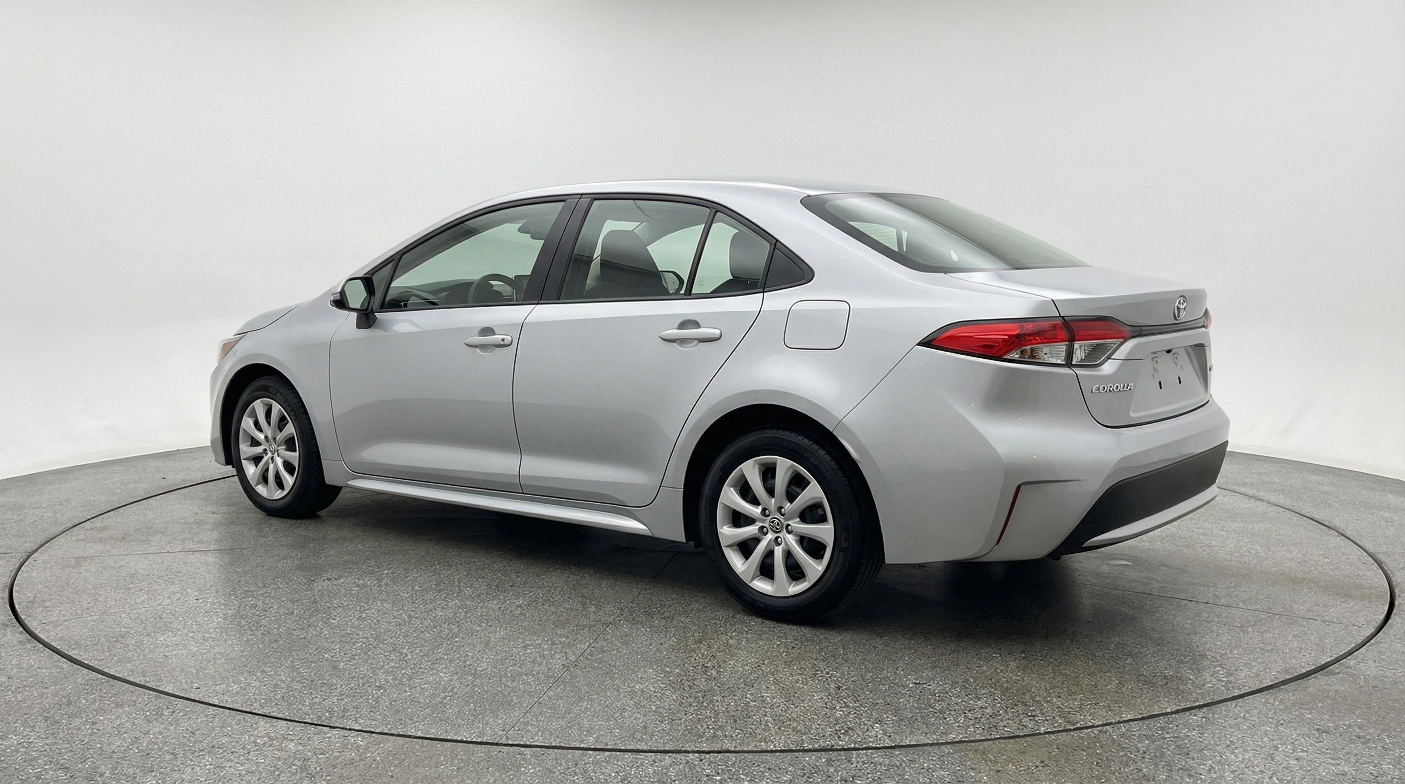 Used 2025 Toyota Corolla LE image 6