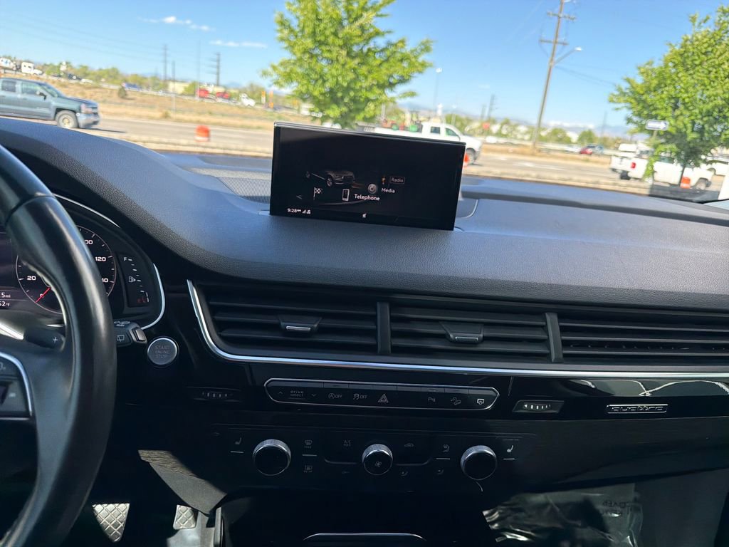 Used 2019 Audi Q7 3.0T Premium Plus w/ Premium Plus Package AWD/4WD image 18