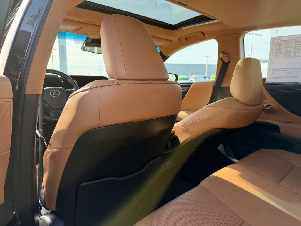Used 2023 Lexus ES 250 w/ Premium Package image 16