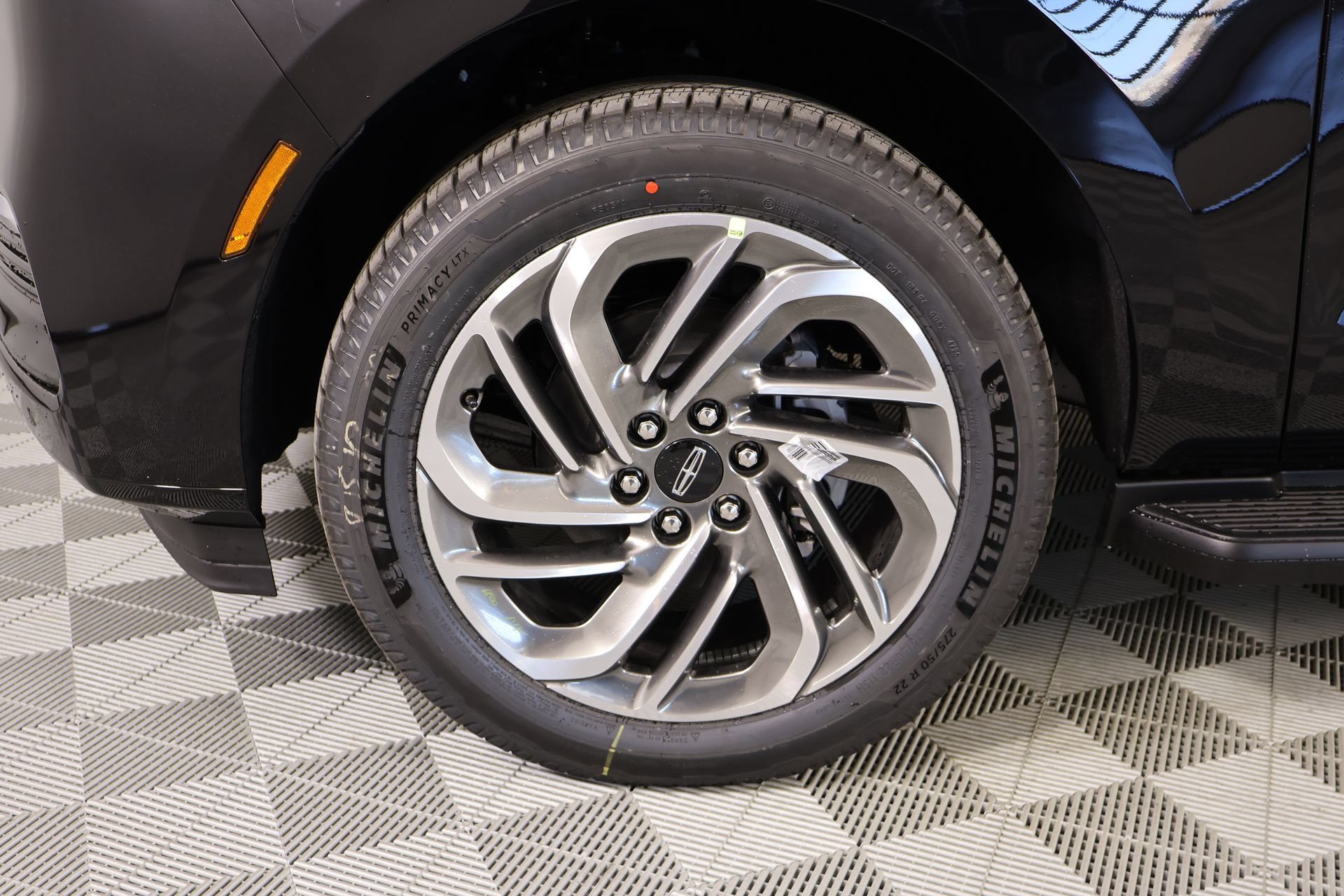 New 2026 Lincoln Navigator Premiere AWD/4WD image 18