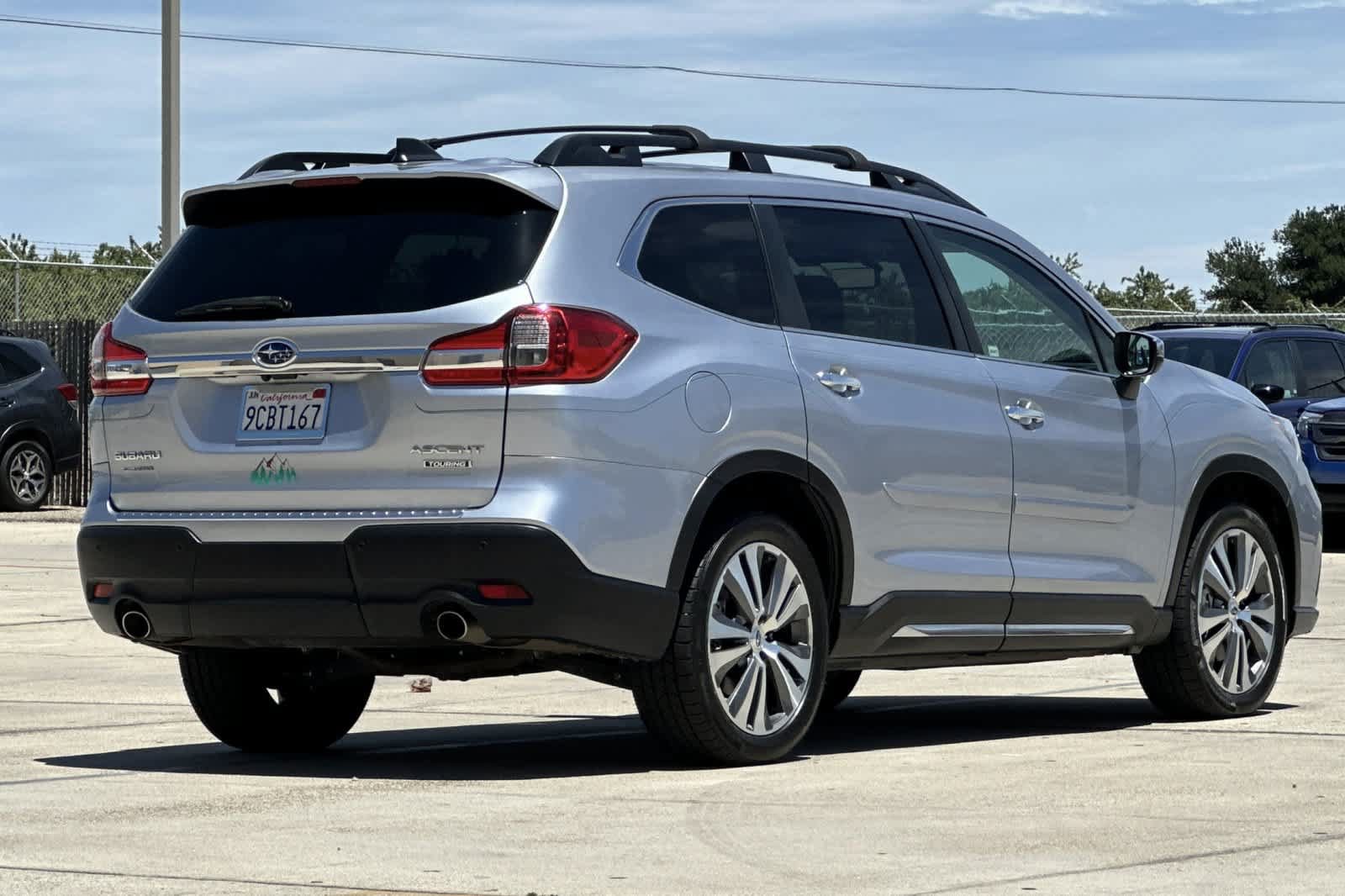 Certified 2022 Subaru Ascent Touring AWD/4WD image 3