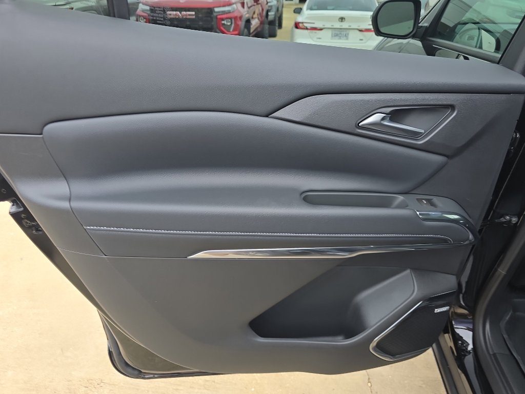 New 2026 Chevrolet Traverse LT w/ Enhanced Driving Package FWD image 11