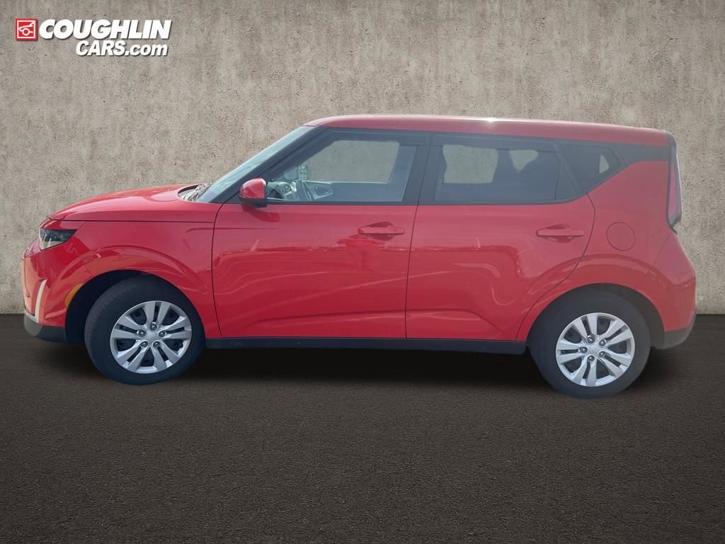 Used 2023 Kia Soul LX image 4