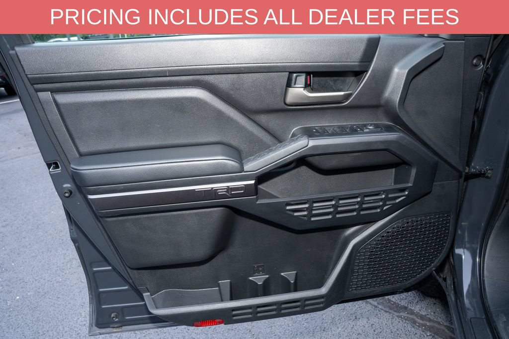 Certified 2025 Toyota Tacoma TRD Off-Road AWD/4WD image 10
