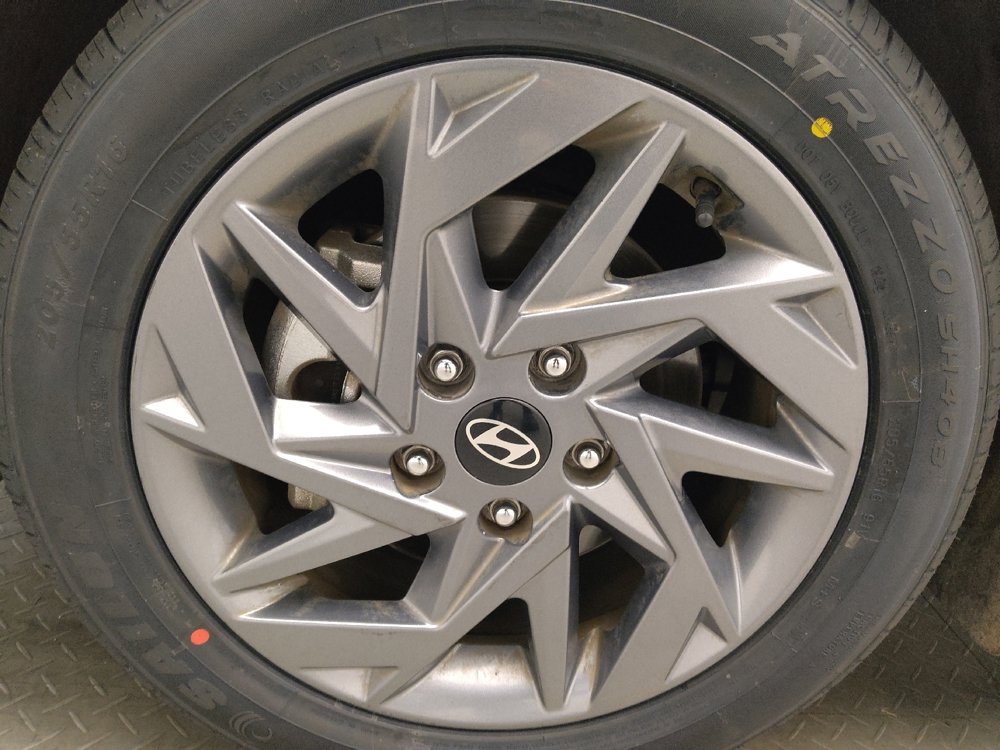 Used 2024 Hyundai Elantra SEL FWD image 31