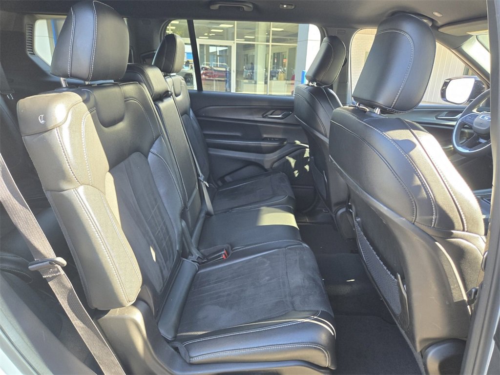 Used 2024 Jeep Grand Cherokee L Laredo image 20