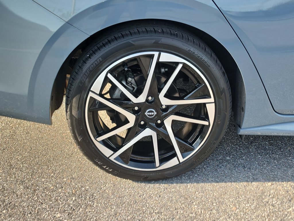 Used 2024 Nissan Sentra SR w/ SR Premium Package FWD image 5