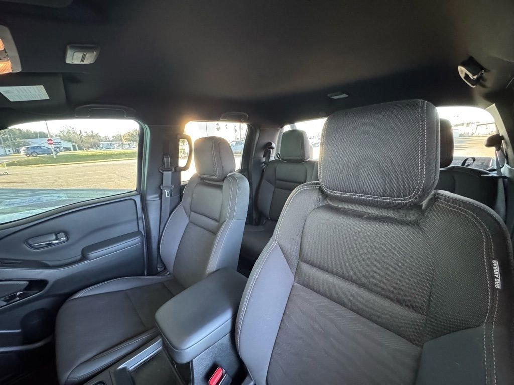 Used 2023 Nissan Frontier SV w/ Midnight Edition Package image 15