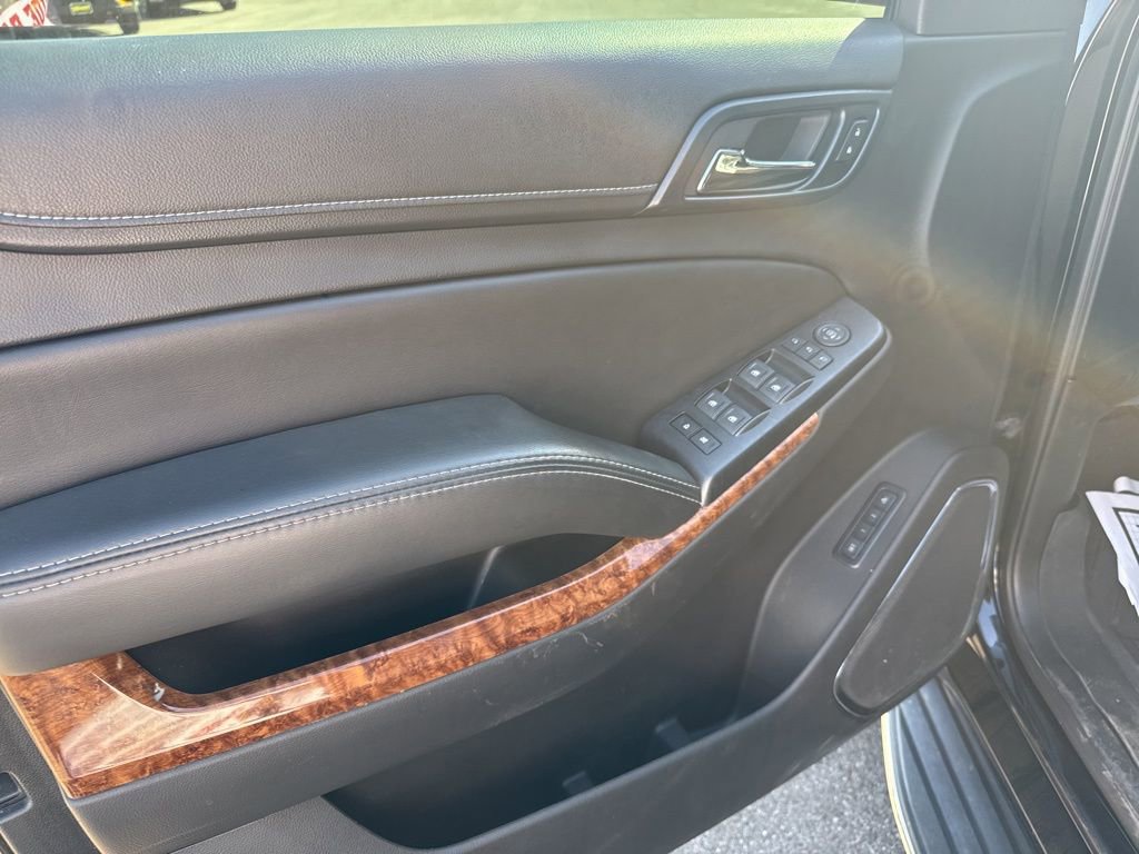Used 2018 Chevrolet Suburban Premier image 9