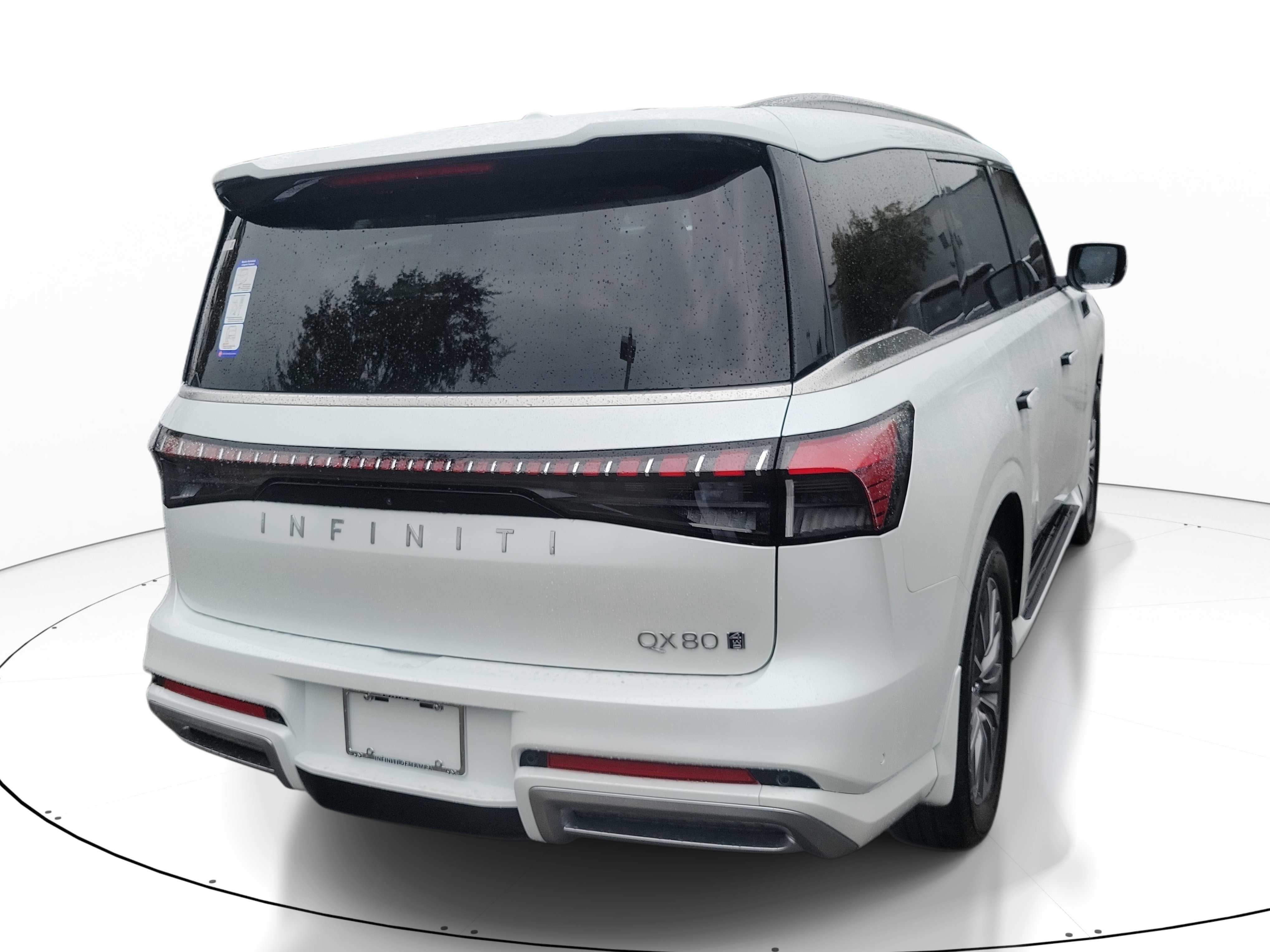 New 2026 INFINITI QX80 Luxe image 3