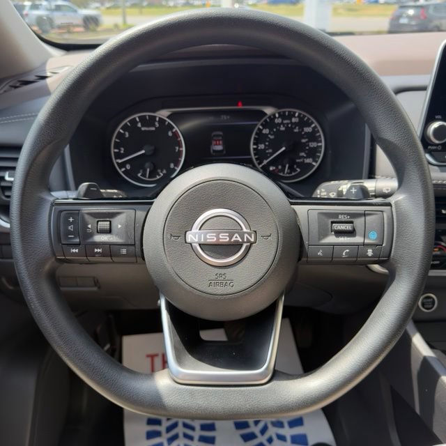 Used 2023 Nissan Rogue SV AWD/4WD image 16