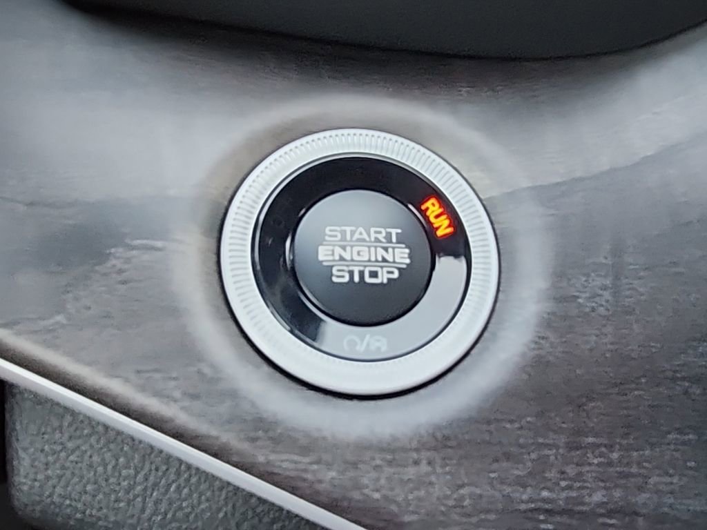 New 2025 Jeep Grand Cherokee L Limited w/ Black Appearance Package image 34