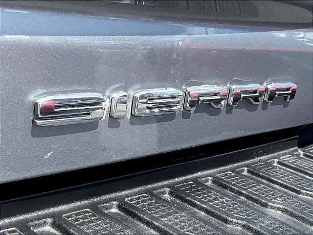 Used 2025 GMC Sierra 3500 Denali w/ Denali Reserve Package AWD/4WD image 26