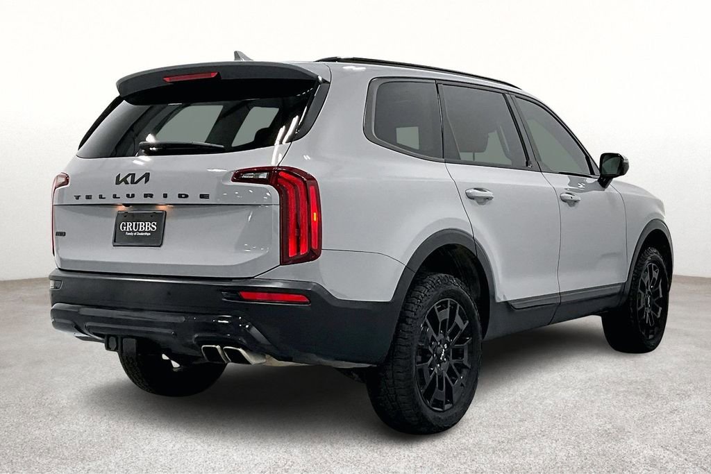 Used 2022 Kia Telluride SX w/ SX Prestige Package image 2