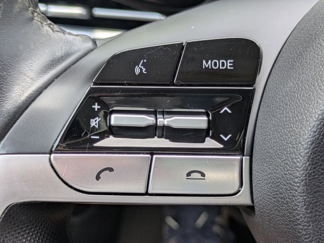 Certified 2023 Hyundai Elantra Limited FWD image 25