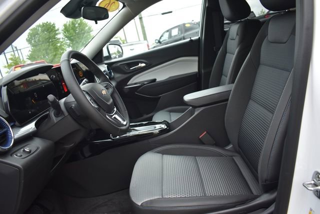 New 2026 Chevrolet Trax LT w/ Driver Confidence Package FWD image 21
