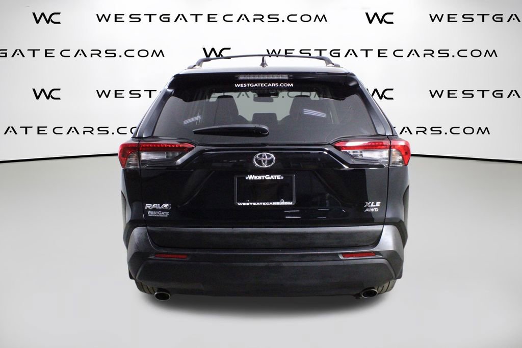 Used 2023 Toyota RAV4 XLE Premium image 7