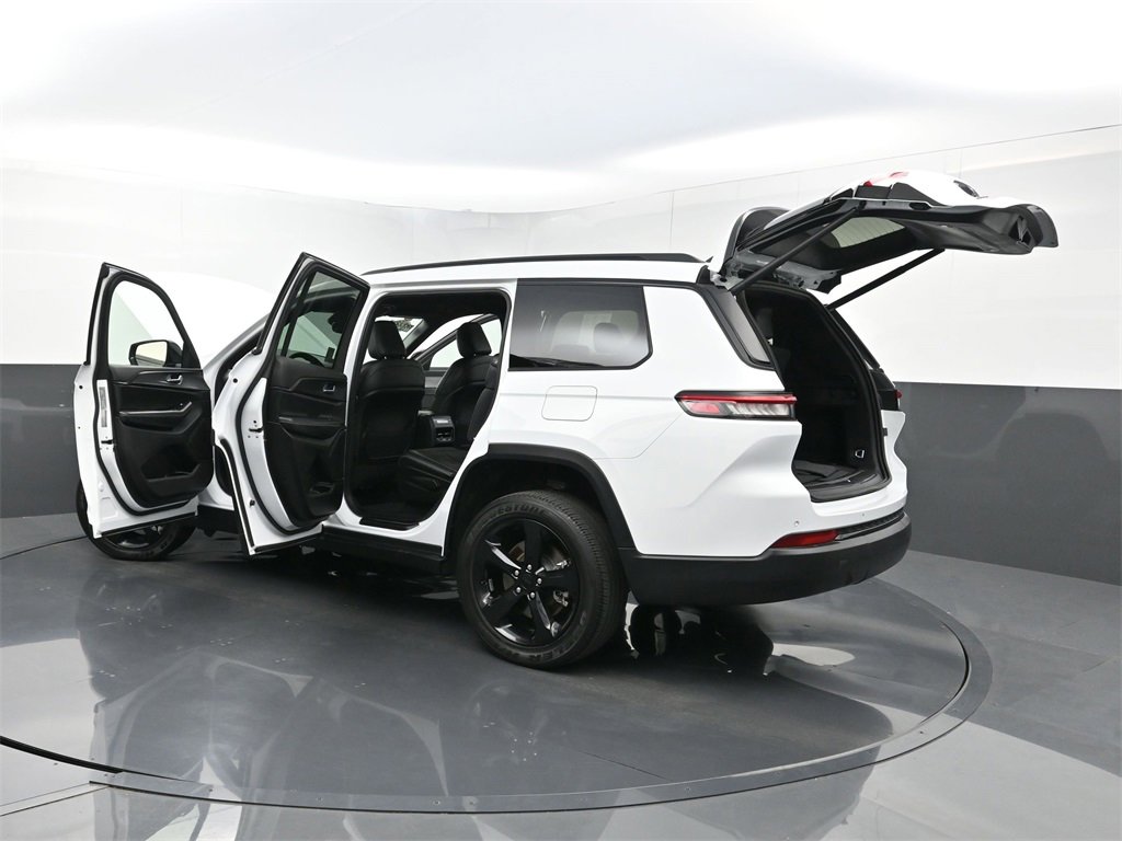 Used 2023 Jeep Grand Cherokee L Laredo image 41