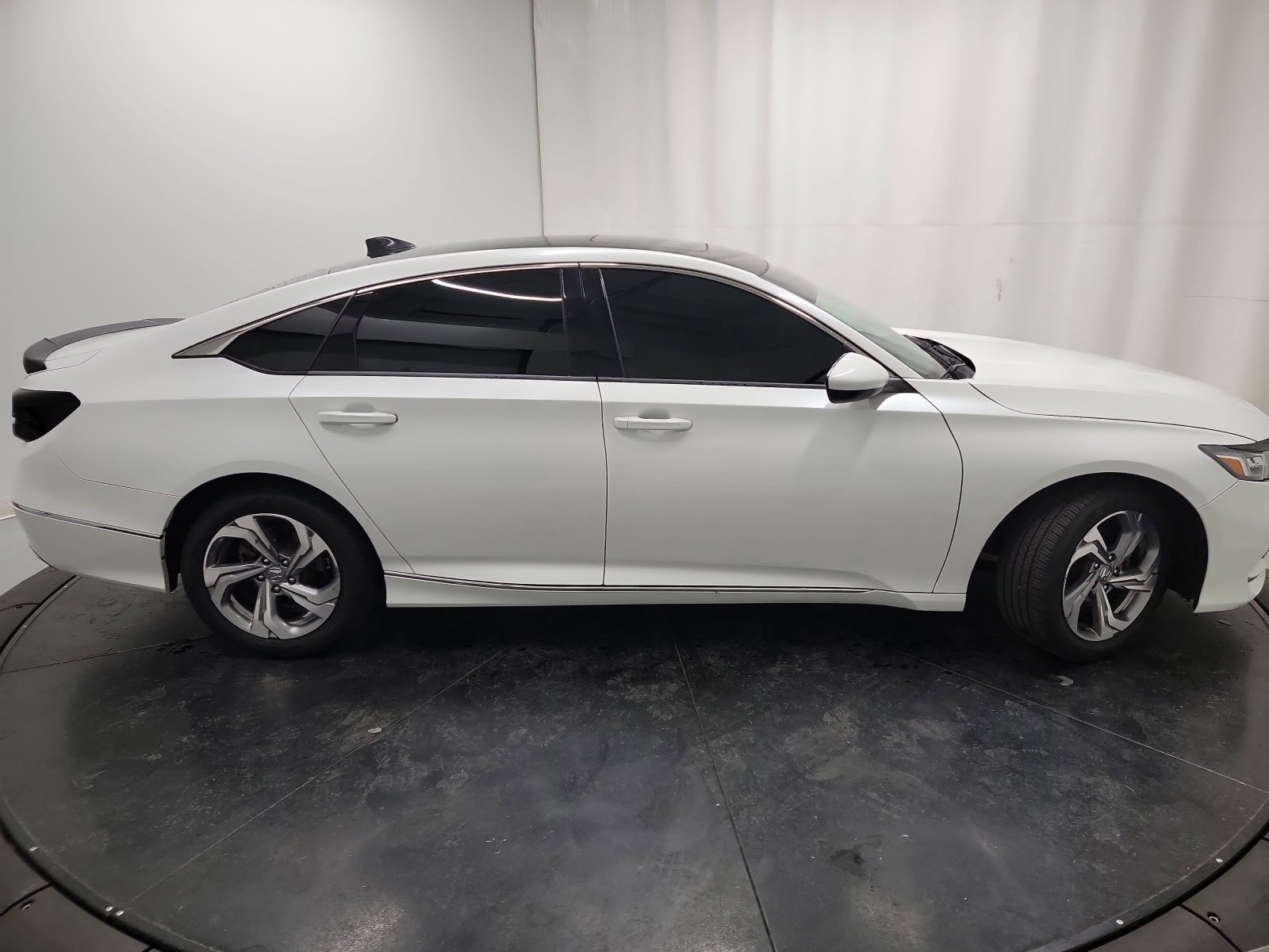 Used 2019 Honda Accord EX image 11