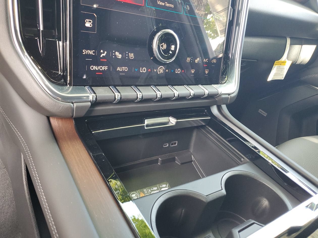 New 2026 GMC Yukon XL Denali w/ Denali Reserve Package RWD image 23