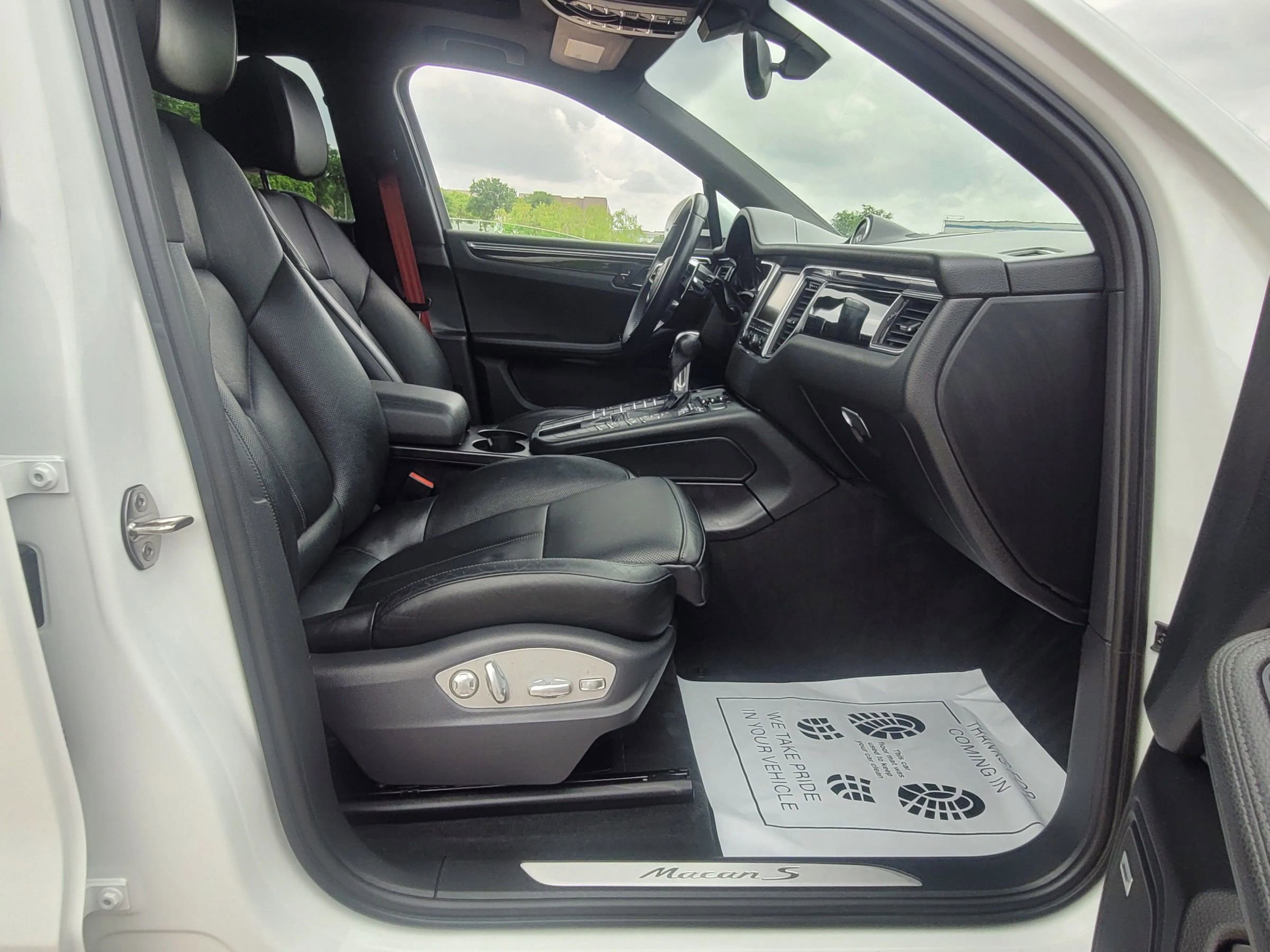 Used 2015 Porsche Macan S image 24