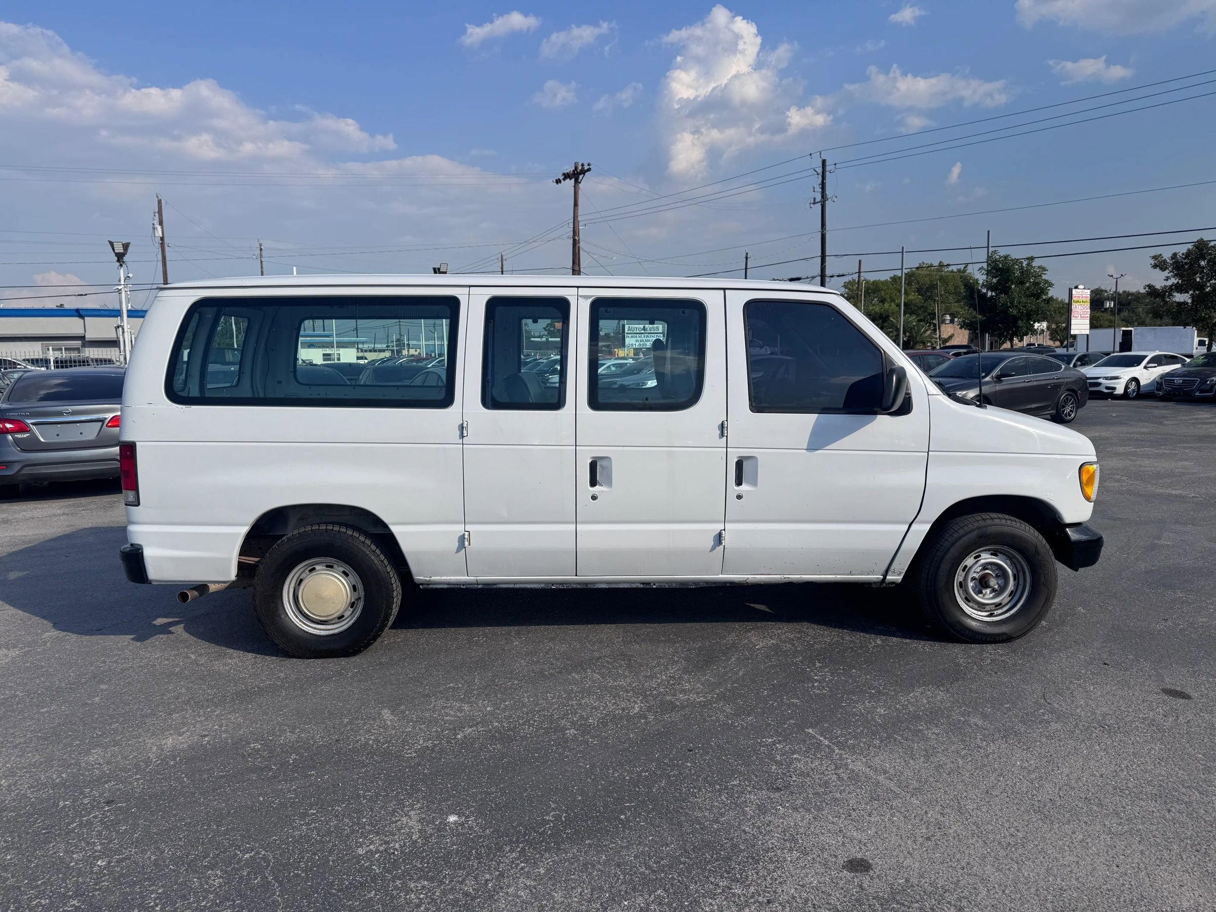 Used 2001 Ford E-150 and Econoline 150 image 4