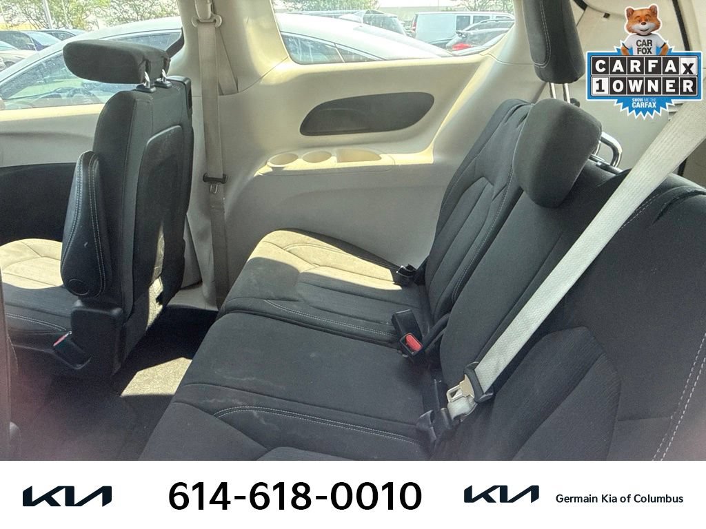 Used 2023 Chrysler Voyager LX FWD image 10