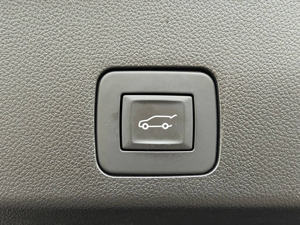 Used 2023 Buick Encore GX Essence w/ Advanced Technology Package AWD/4WD image 10