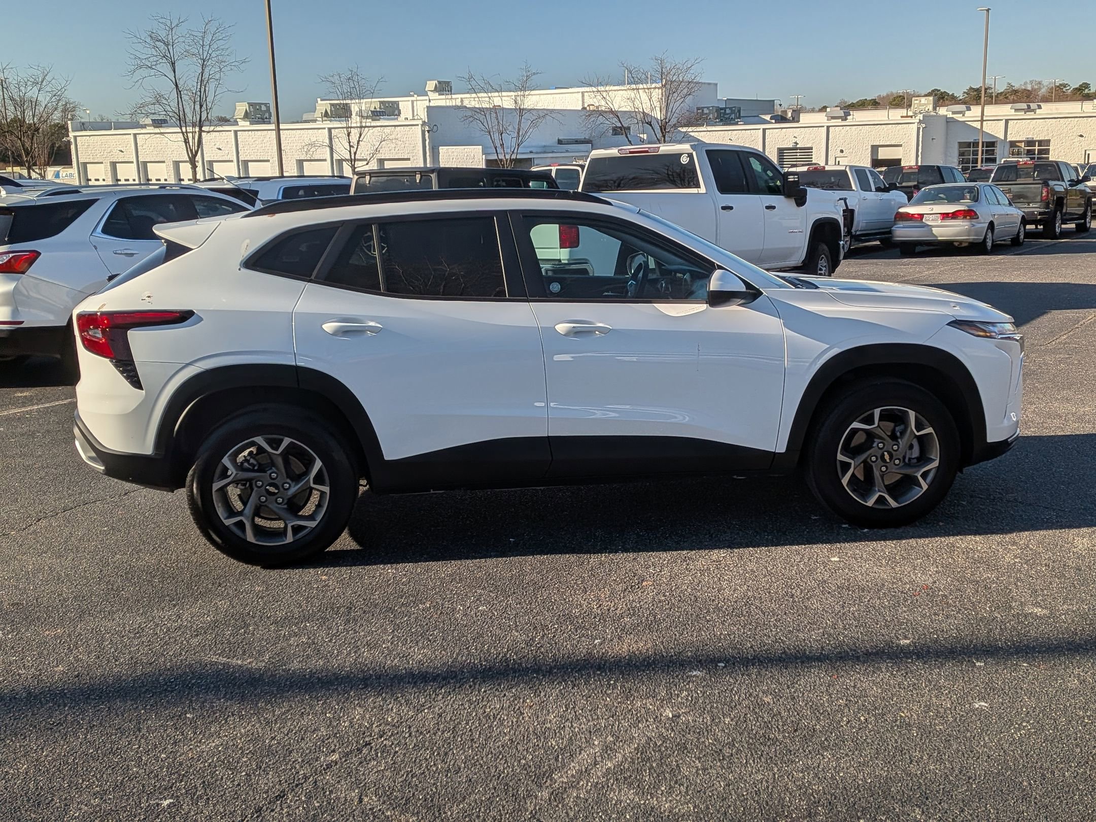 Certified 2025 Chevrolet Trax LT w/ LT Convenience Package image 10