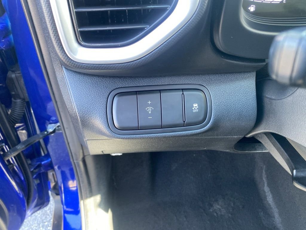 Used 2024 Hyundai Venue SEL image 15