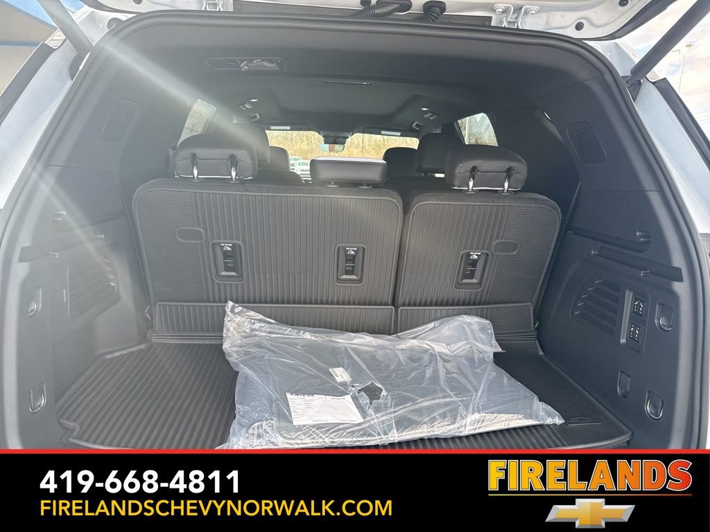 New 2026 Chevrolet Traverse High Country w/ LPO, Floor Liner Package image 40