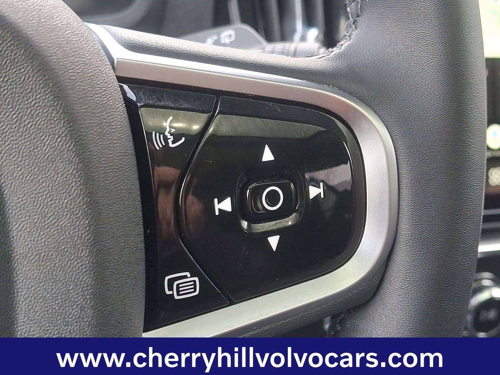 Certified 2025 Volvo XC90 B5 Plus image 24