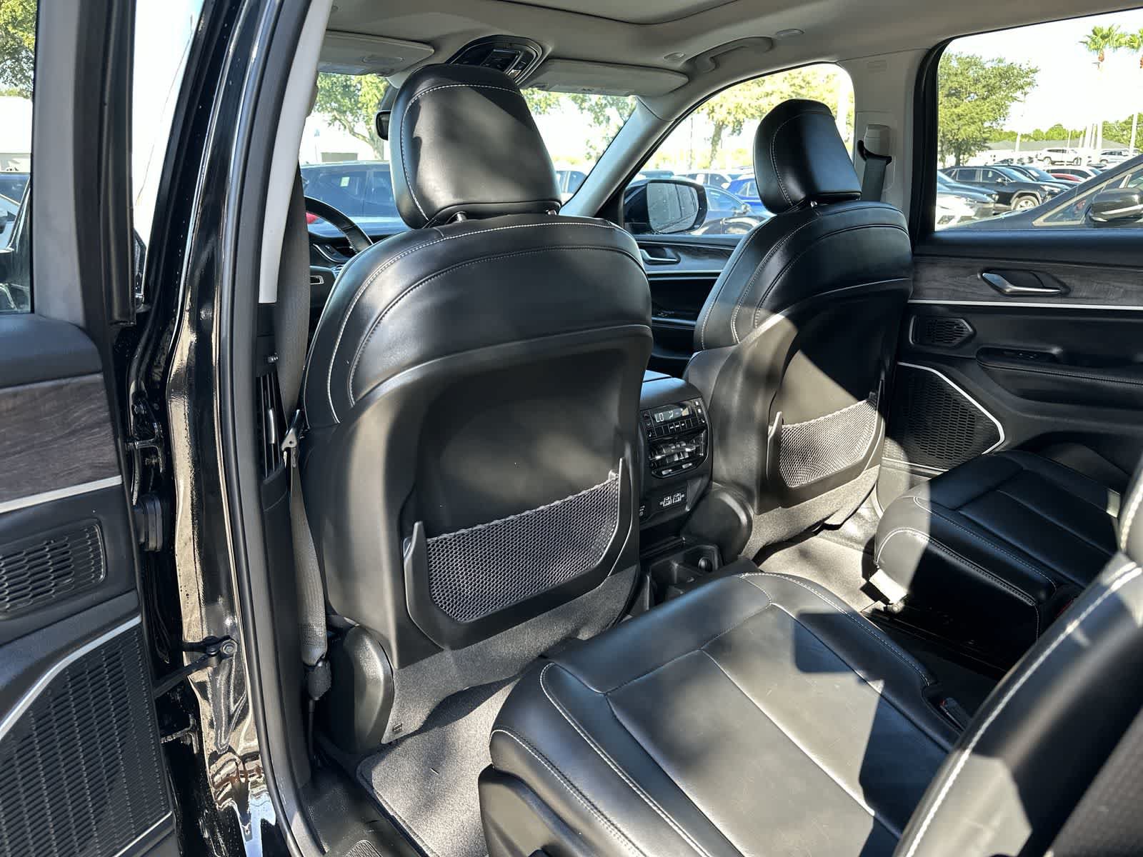 Used 2021 Jeep Grand Cherokee L Limited AWD/4WD image 17