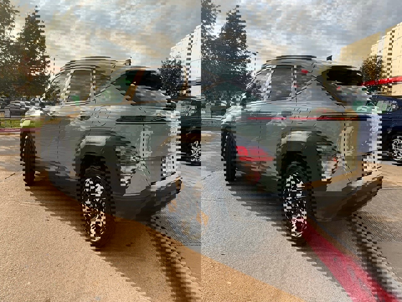 Used 2025 Hyundai Kona SEL image 8