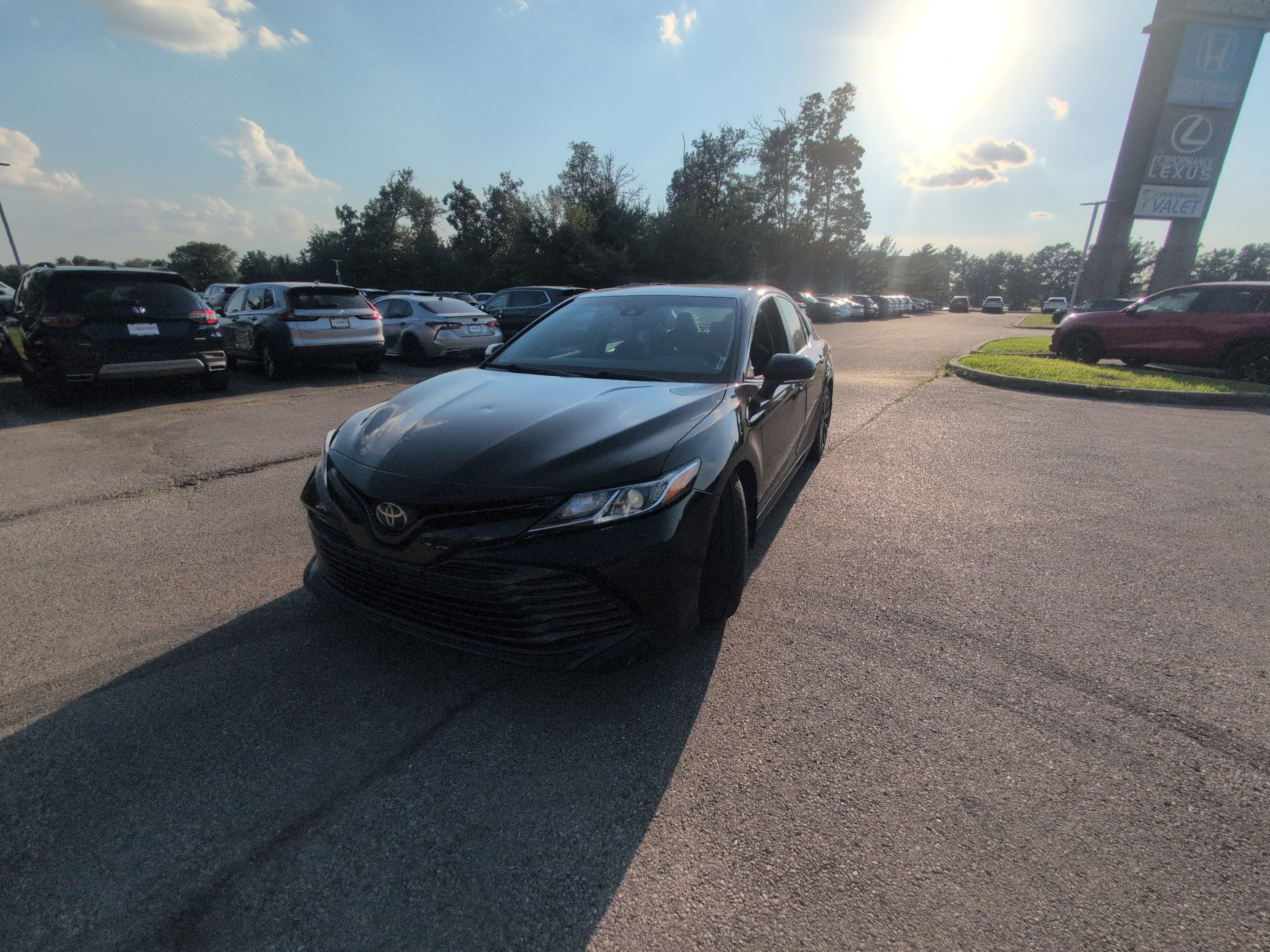 Used 2020 Toyota Camry LE w/ Convenience Package FWD image 11