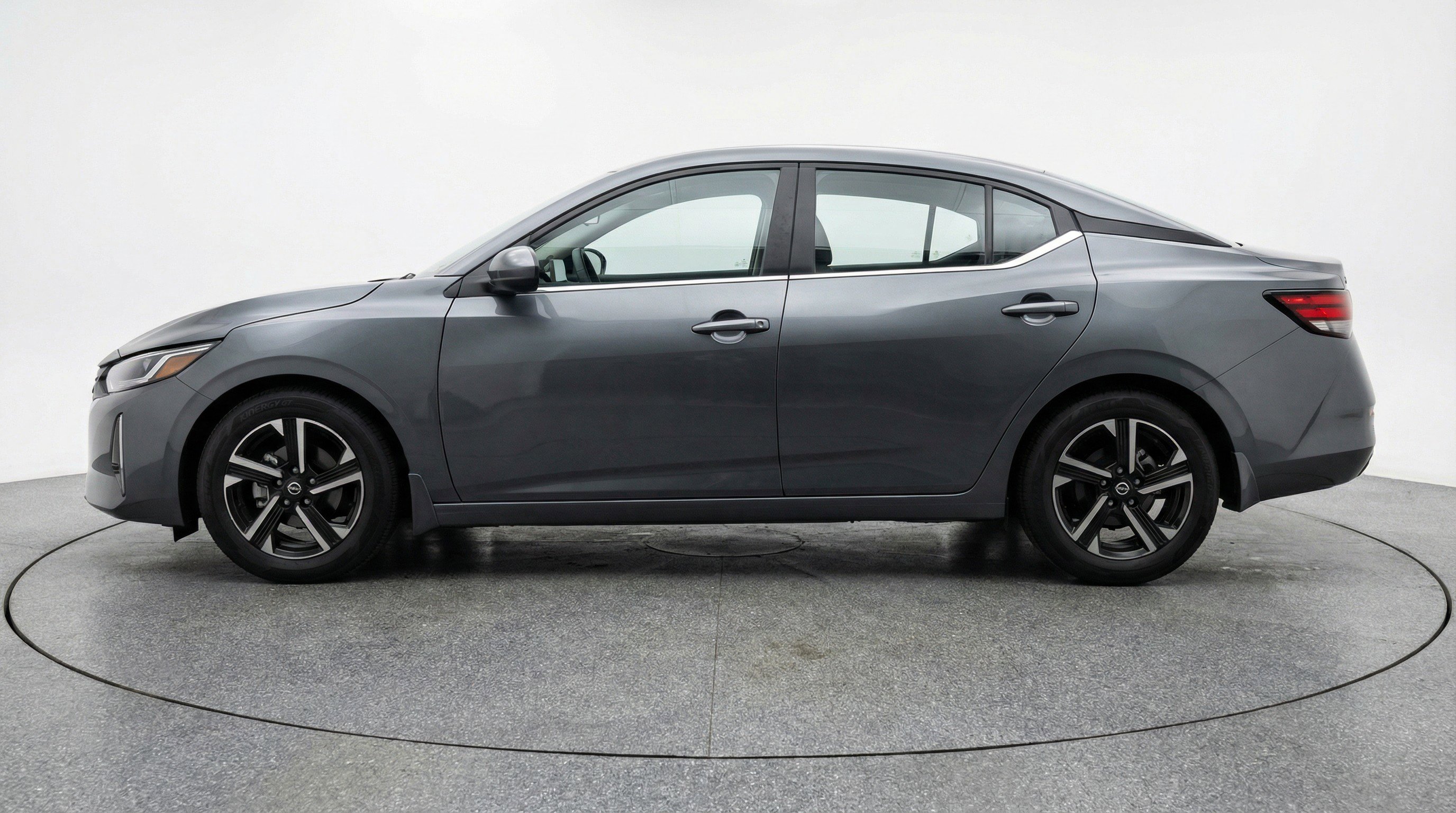 Used 2025 Nissan Sentra SV image 5