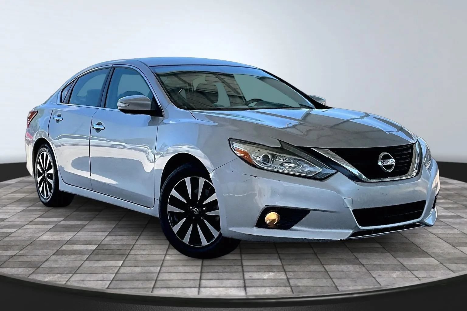 Used 2018 Nissan Altima 2.5 SL FWD image 3