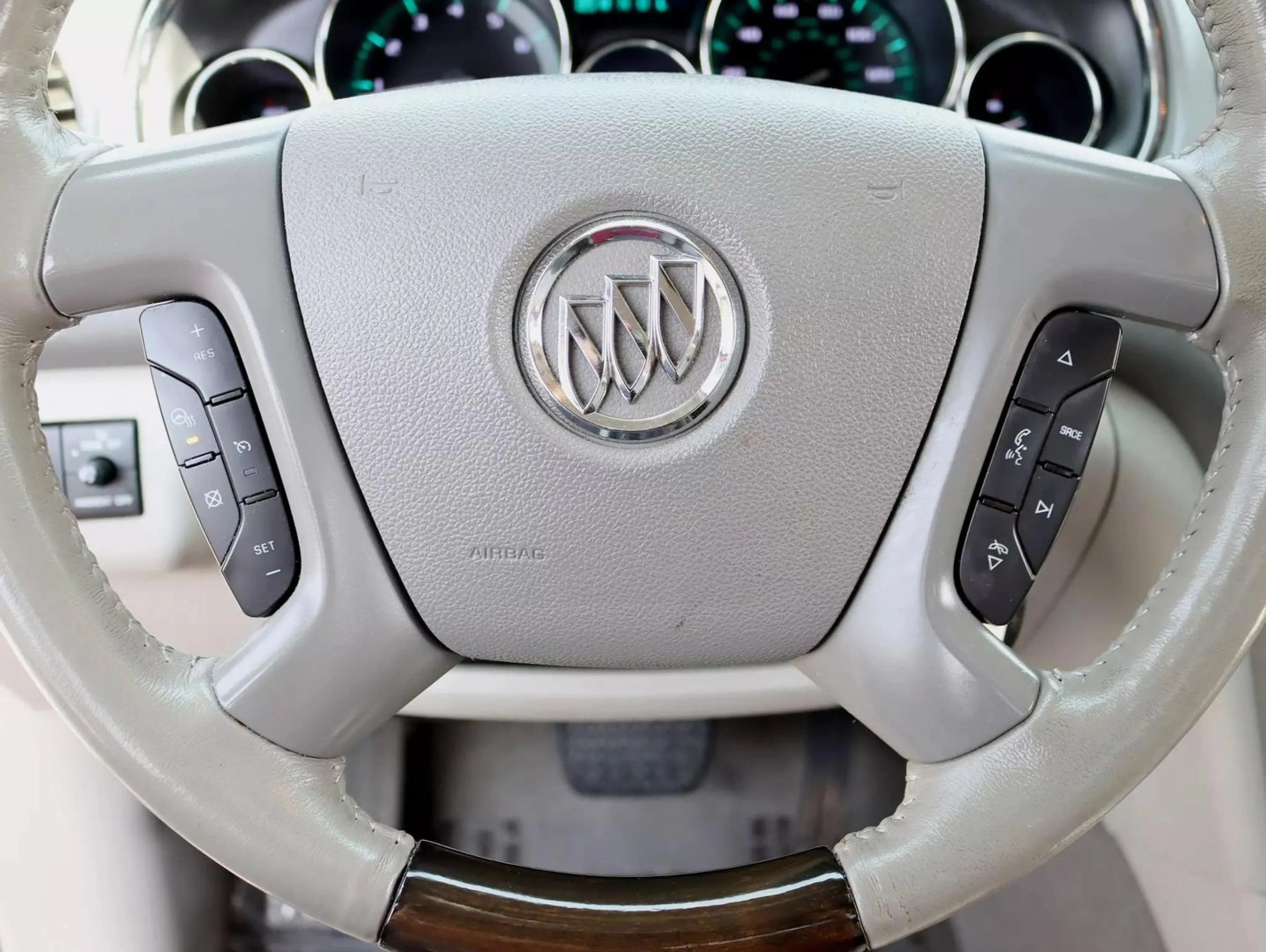 Used 2015 Buick Enclave Leather AWD/4WD image 18