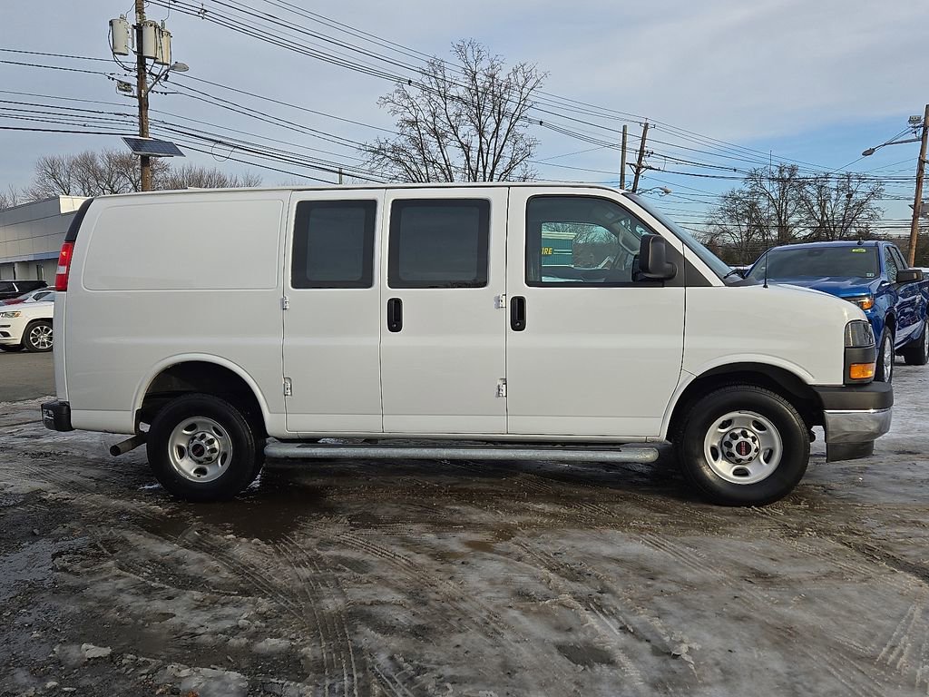 Used 2024 GMC Savana 2500 w/ Driver Convenience Package image 9