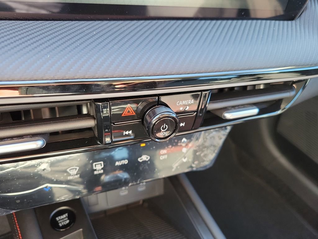 New 2025 Nissan Kicks SR w/ Illumination Package image 30