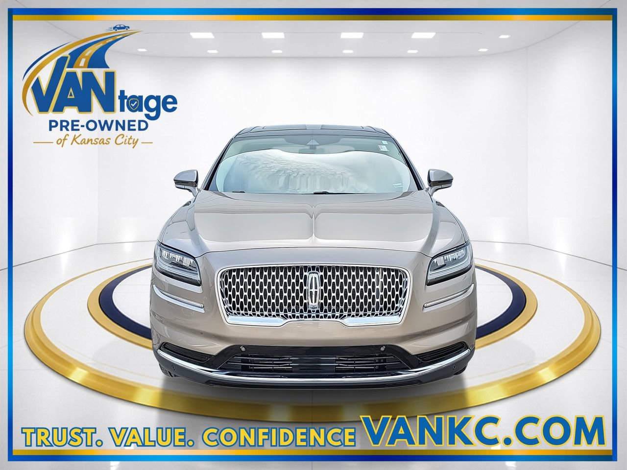 Used 2021 Lincoln Nautilus Reserve w/ Equipment Group 201A image 2