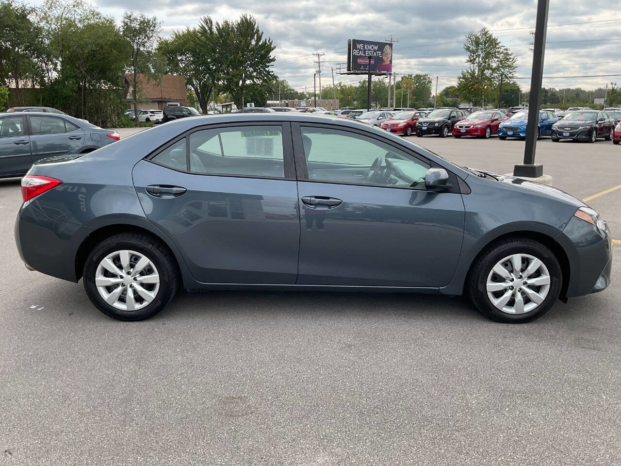 Used 2016 Toyota Corolla LE image 9