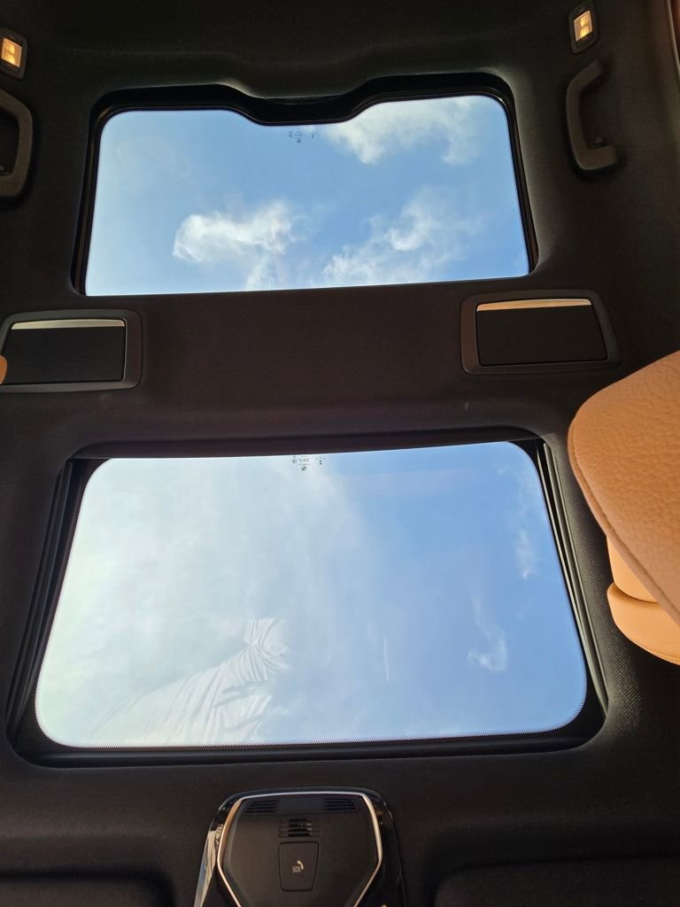 Used 2021 BMW 740i xDrive 740i xDrive w/ M Sport Package image 23