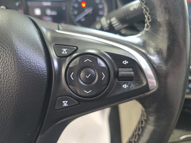 Used 2019 Buick Regal Essence w/ Driver Confidence Package I image 16