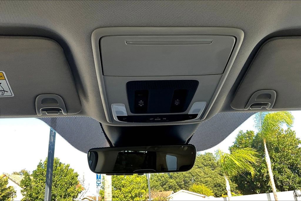 Used 2023 Honda Pilot Elite image 16