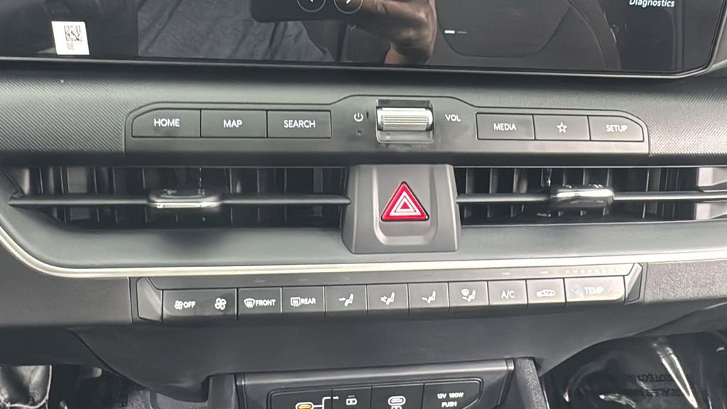 New 2025 Kia K4 LXS image 24