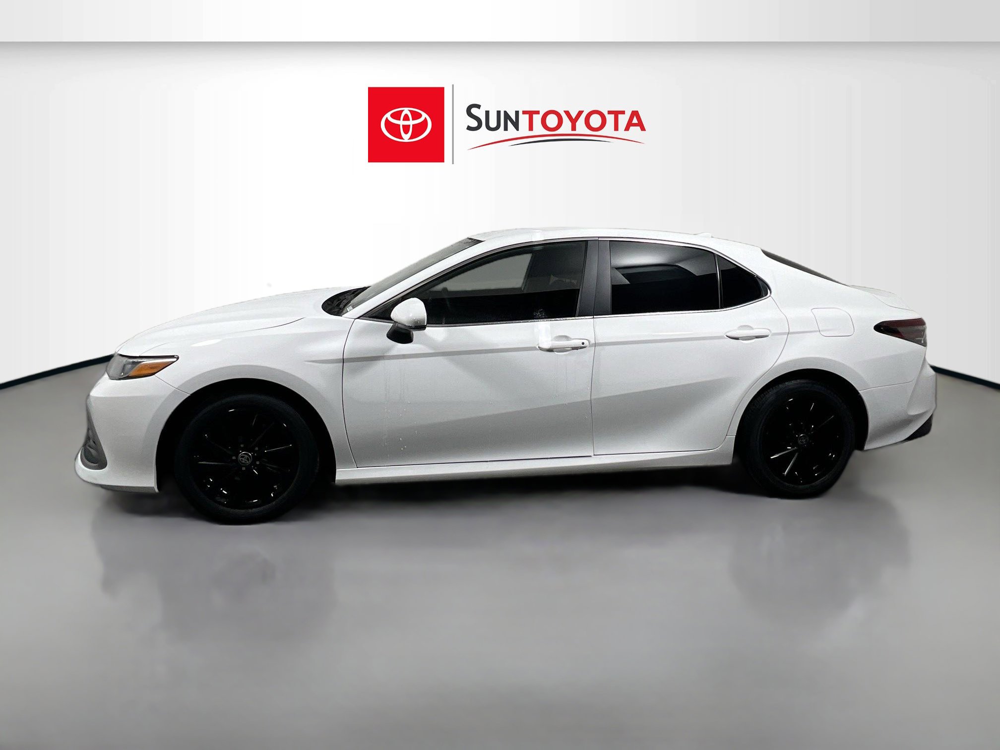 Used 2023 Toyota Camry LE image 7