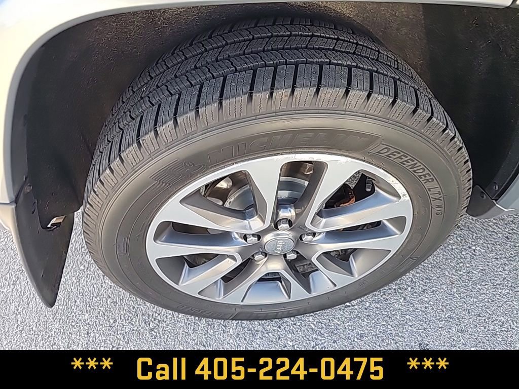 Used 2018 Jeep Grand Cherokee Overland w/ Jeep Active Safety Group image 15