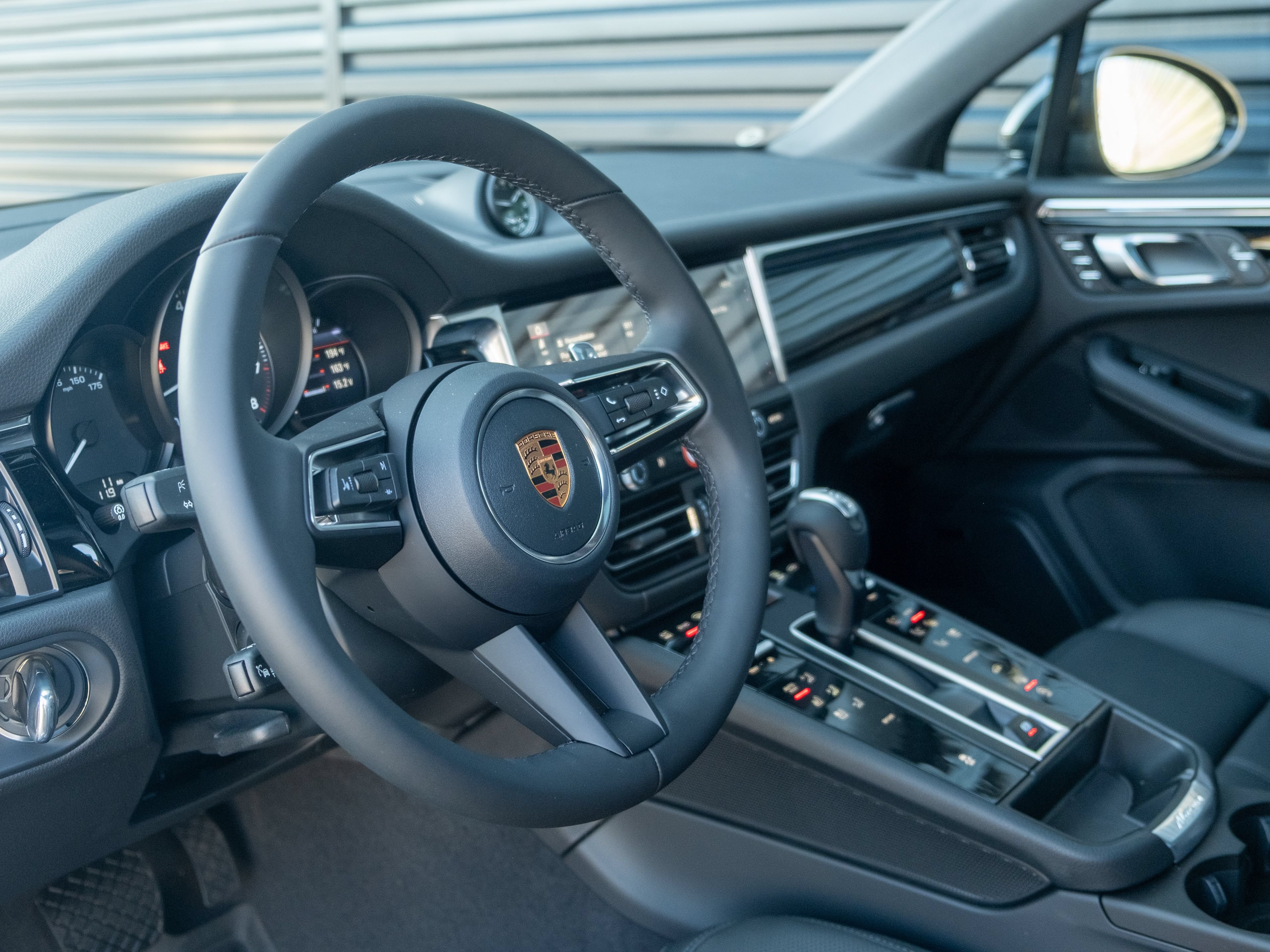 Certified 2026 Porsche Macan Turbo AWD/4WD image 4